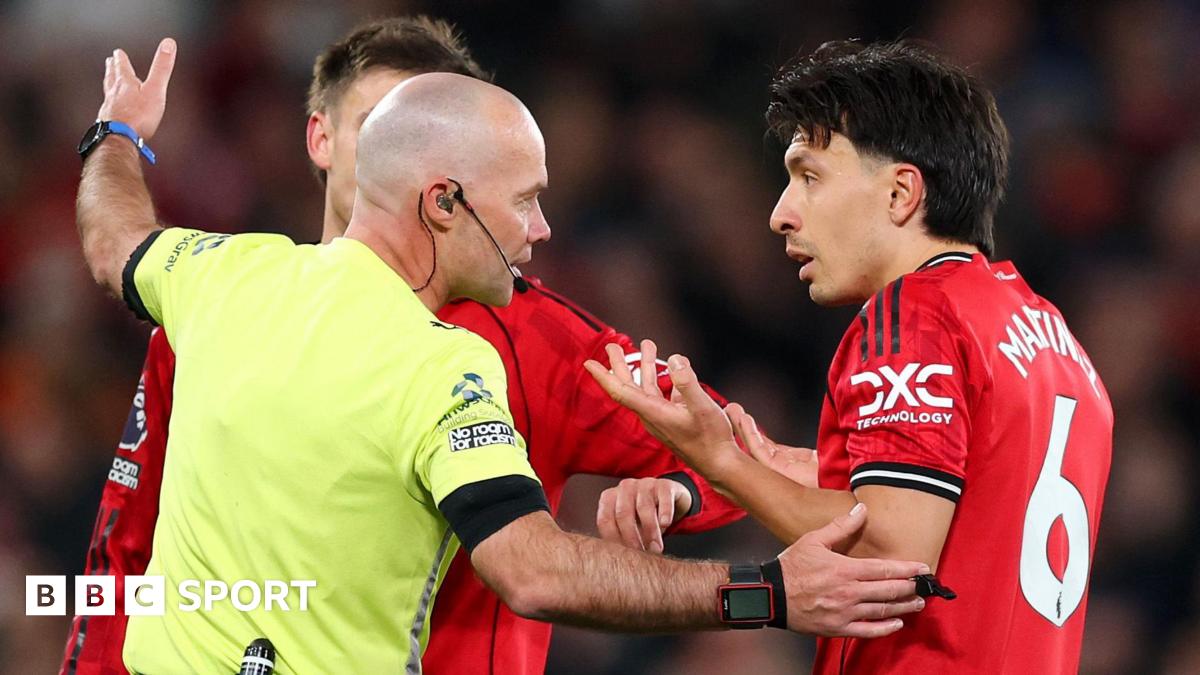 Carrick Sebut Kartu Merah Martinez Sebagai Keputusan Terburuk