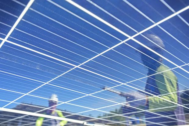 Lautan Luas dan Greenvolt Kerja Sama Kembangkan PLTS